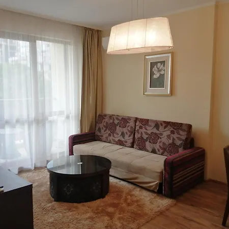 голдън лайн 公寓式酒店 4*
