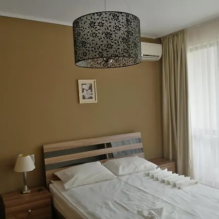 голдън лайн Apart Otel